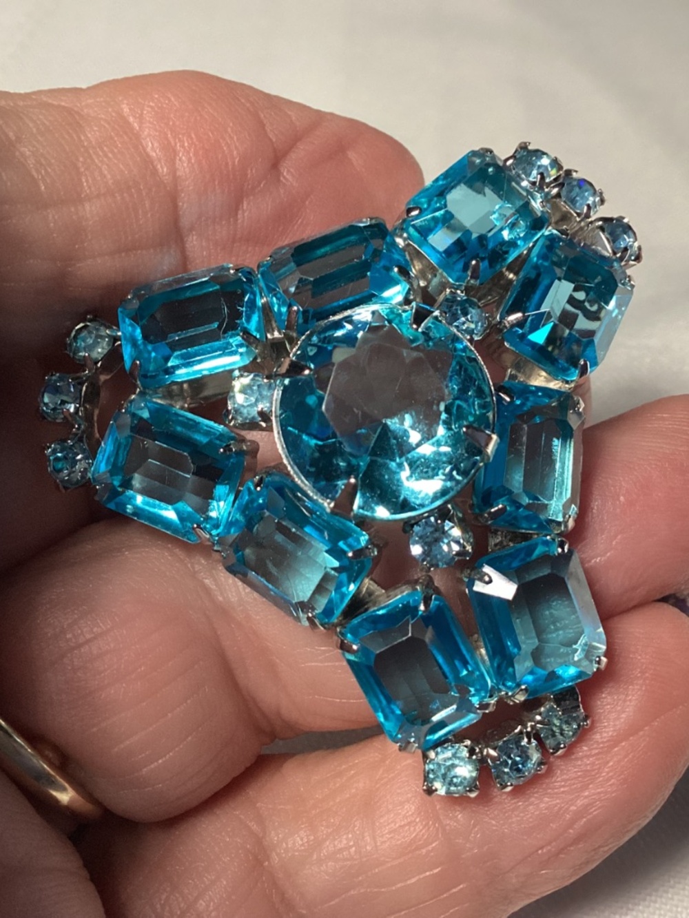 Art deco aquamarine colored vintage brooch. 💙💙💙💙💙RARE ONE 💃 - Picture 5 of 8